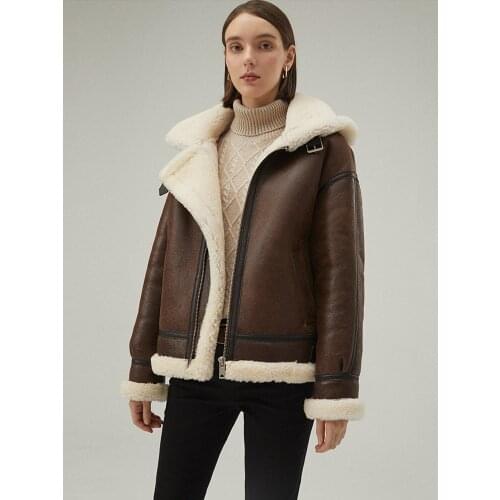 2020 New Womens Shearling Jacket Thicken Wool Coat Short Leather Jacket Hooded Fur Jacket Sheepskin Coat