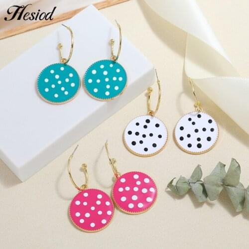 New 1 Pairs Beautiful Ring Pendant With Black Or White Dots Hesiod Fashion Suitable for Girls Or Ladies Gifts