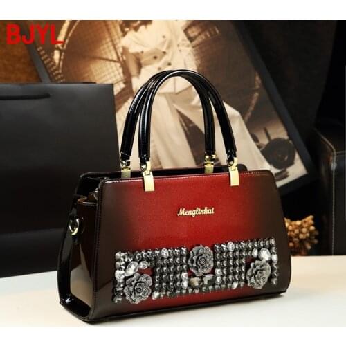 2020 Luxury Fashion Diamond Womens Handbag New Fashion Atmosphere Brand Mom Bag Middle-aged Leather Bag Shoulder Messenger Bags