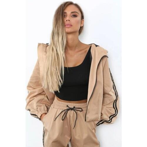 Two-piece casual suit of European beauty fashion sports with solid color hat