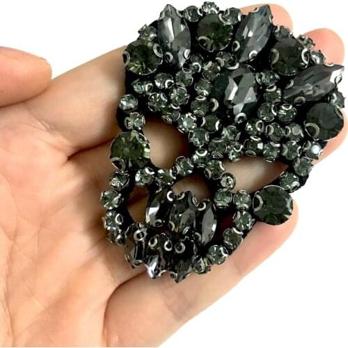 1Pcs Cool Skull Glass Rhinestone Beaded Patches for Clothing DIY Sewing on Fashion Bags Shoes Clothes Applique LSHB956