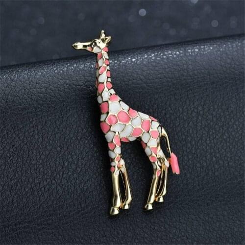 Fashion Brands Enamel Pin Giraffe Brooches for Women Cute Animal Brooch Jewelry Charm Gold Color Gift For Kids Exquisite Broches