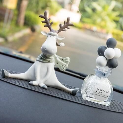 Elk resin crafts car decoration car interior car perfume in the car air freshener aroma diffuser girls home desktop decoration
