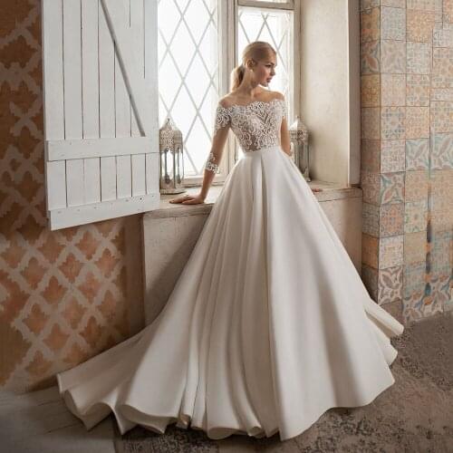 Elegant Wedding Dress Illusion Scoop Three Quarter Sleeves Encaje Vestido De Novia Sweep Train Fashion Bridal Gown