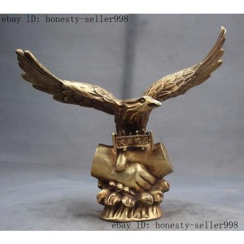 China Fengshui Brass Wealth Handshake Dapeng Eagle Hawk Lanneret Bird Statue