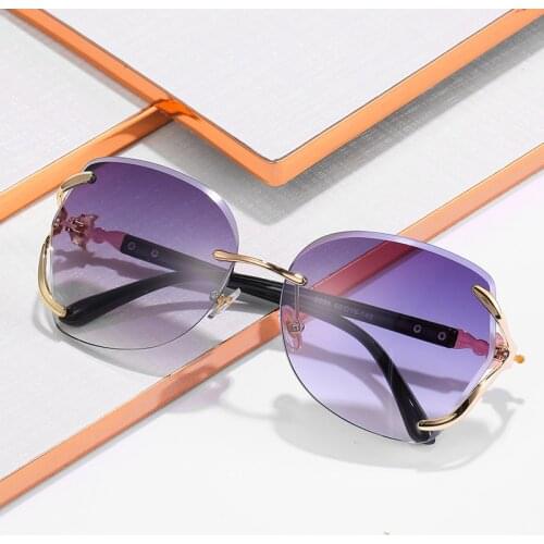 Luxury Rimless Square Sunglasses Women Brand Designer Retro Frameless Sun Glasses Vintage Oversiezd Elegant Shades for Female