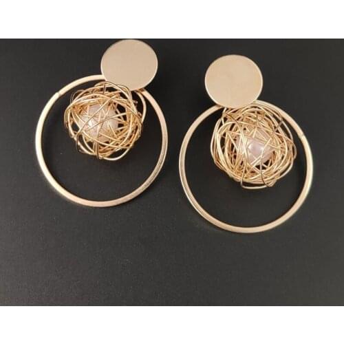 Womens delicate temperament metal ring earrings fashion trendy elegant hollow golden silk ball pearl pendant earrings ladies