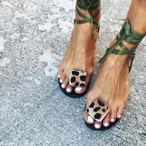New Summer 2020 Women Ankle Strap Sandals Flat Clip Toe Leopard Beach Ladies Fashion Casual Comfort Female Shoes Plus Size 35-43