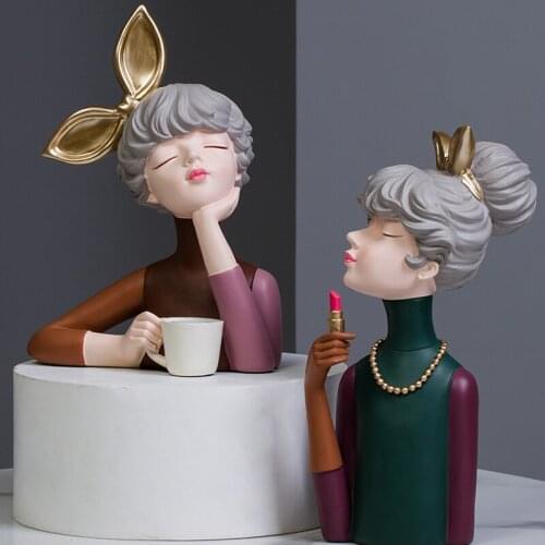 Home Decoration Girl Ornaments, Resin Statue, Best Gift for Fanmily Friends Lovers, Chrstmas Birthday Wedding Decor Sculpture