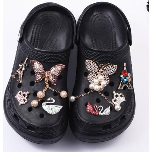 1 Pcs Metal Croc Shoes Charms Bling Bear Diamond Butterfly Girl Decoration Colorful Crown Pearl Swan Bracelet Hands Accessories
