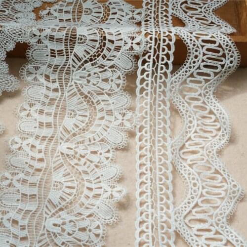 2 Yards Beautiful Guipure Lace Trim White Venice Lace Trim for Bridal Clothing Embellishing Costume Design DIY Sewing Supplies