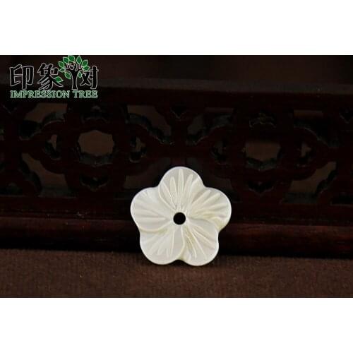 10pcs 11/14mm White Flower Carven Shell Beads Smooth Side Flower Shell Charms For Handmade Necklace DIY Jewelry Making 1913