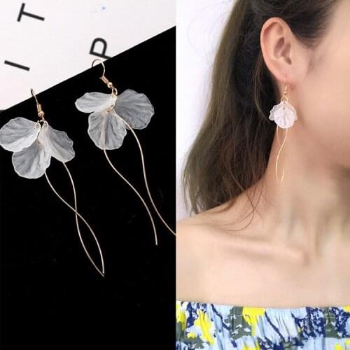 Korean Fashion New Earrings Temperament Personality Simple And Eternal Petals Tassel Ladies Long Earrings Wholesale Sales