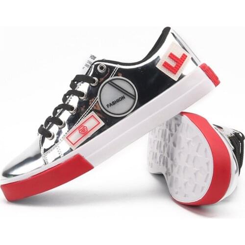 Trend Mens Shiny Patent Leather Fashion Lace-Up Casual Skate shoes Mens Designer Sequined Party Shoe Man Glitter Student Shoes