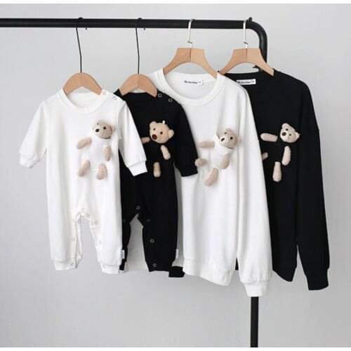 A Family Of Three Fashion Child Set Parent-Child Outfit Pullover Sweatshirt Clothes For Girl Baby Boy Suits Pocket Bear Sweater