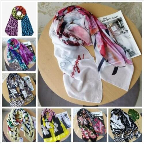 Wholesale Original 2021 Spain .laugise Bufanda de verano de marca de lujo de 2021 para mujer, bufanda de mujer con diseño Floral