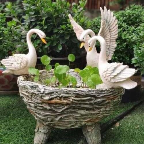 Garden Miniatures Statue Garden Statue Weather Resistant Vivid Resin White Colorfast Exquisite Three Swans Statue for Garden