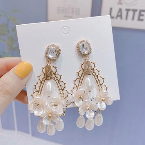 MWsonya Fashion Korean Palace Crystal Pearl Flowers Dangle Earrings for Women pearl Drop Earings Party Jewelry