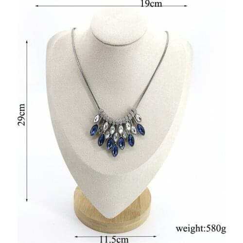 New Arrival 3 Options Model Wooden Beige Velvet Jewlery Display Necklaces Bust Pendants Stand Choker Holder Jewlery Rack Holder