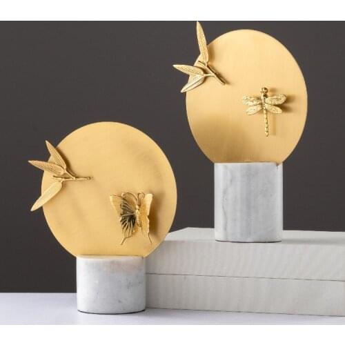 Creative Luxury Brass Disc Ornaments Brass Animal Marble Base Living Room Wine Cabinet Crafts Modern Home Decoration Furnishings