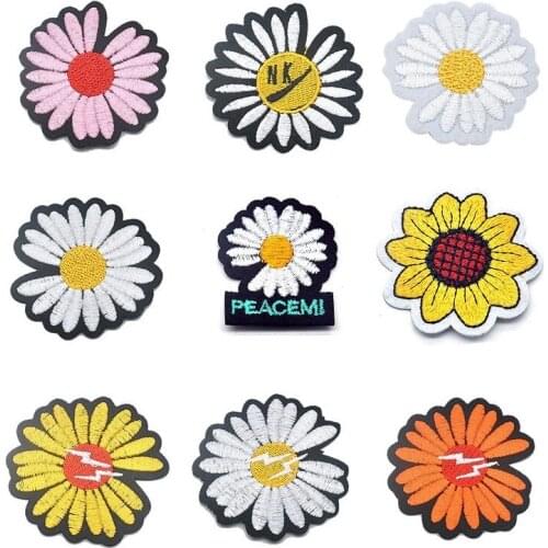 50pcs/lot Embroidery Patches Letters Clothing Decoration Accessories Small Daisies Diy Iron Heat Transfer Applique Embroidery