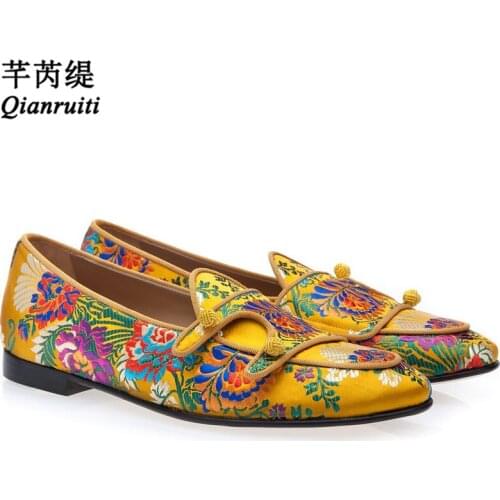 Qianruiti Chaussure Homme Handmade Embroidered Casual Shoes Men Luxury Silk Party Wedding Shoes Buttoned Male Loafers Slip On
