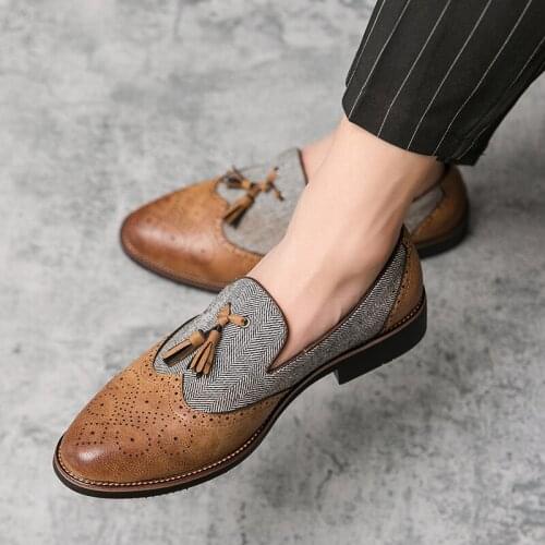 Plus size46 mens formal leather shoes tassel casual flat shoes carved Oxford mens formal shoes zapatos hombrezapatillas hombre