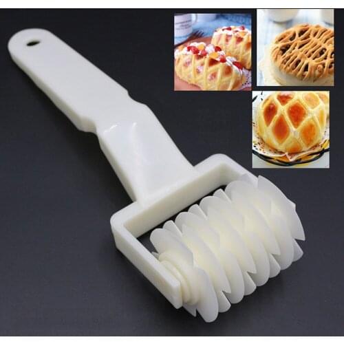 Small Plastic Net Knife Gun Lun Dao Pizza Wheel Net Knife Kitchen Baking Tools Spot