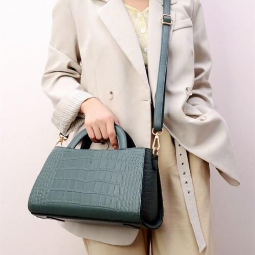 Lady 2021 spring summer novelty stylish alligator partten crossbody bag for female pu leather black green black burgundy handbag