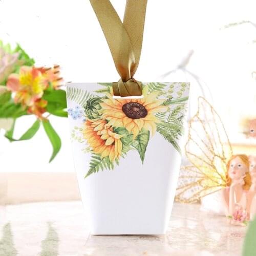 50pcs New Creative "Save the date" Sunflower Candy Box bomboniere Wedding Favors Anniversary Party Supplies thanks Gift Box