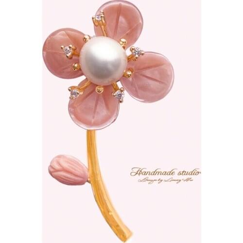 CCijiNG Handmade Pearl floral Pink brooch designed for women Fashion Beautiful Lady Sweater Suit Gift Spring XZ2004