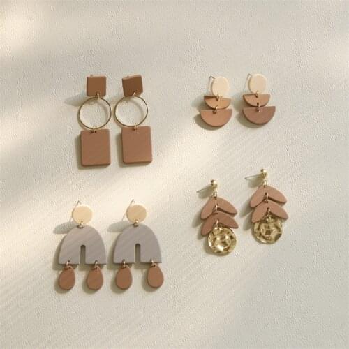 AOMU 2021 Fashion Retro Brown Acrylic Geometric Round Semicircle Metal Splicing Drop Earrings for Women Girls Jewelry Gifts