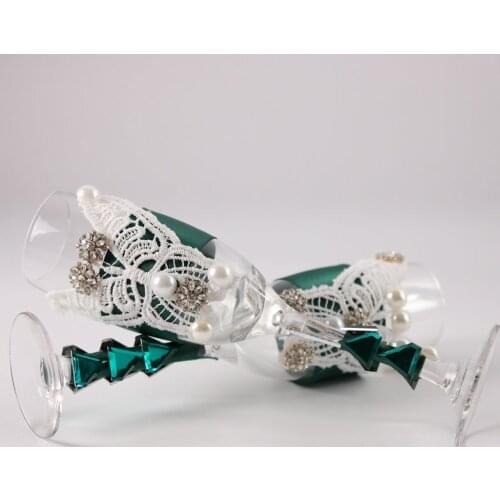 2pcs/lot wedding toasting glasses green diamond and white lace butterfly wedding champagne glasses for wedding party decoration