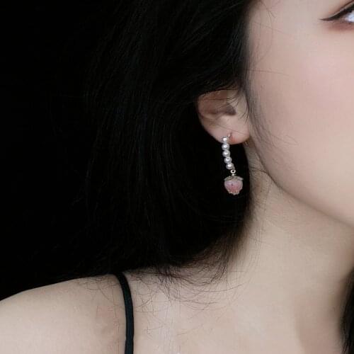 U-Magical Fairy Sweet Simulation Pearl Strawberry Long Tassel Dangle Earrings for Women Metal Arc Earrings Jewellery Pendientes