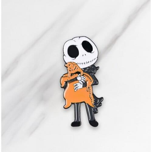 Skeleton Skull Hold Strange Species Enamel Brooch Lapel Pin Clothes Badge Punk Jewelry Gift For Friends