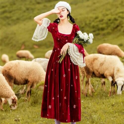 Spring new fashion brand embroidery lace stitching dress female Literary retro good quality long velvet dress wq816 dropship