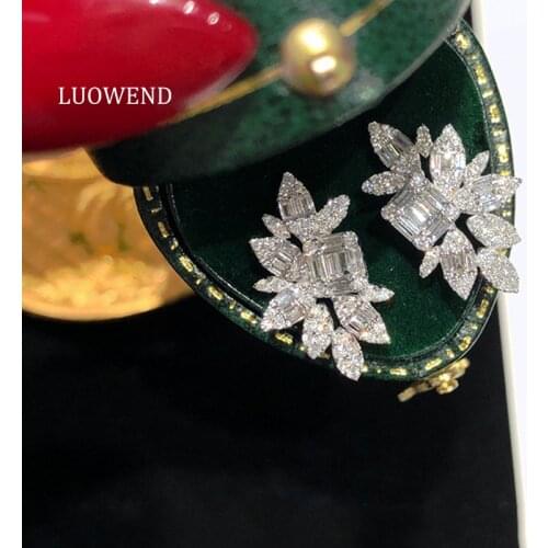 LUOWEND Real 18K Solid White Gold Stud Earrings Female Diamond Earring Leaf Shape Engagement Party Jewelry Design