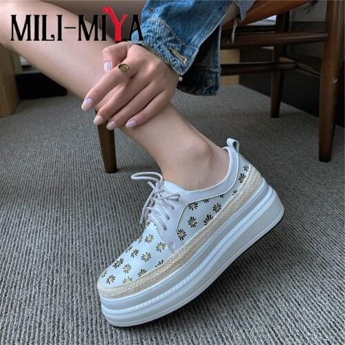 MILI-MIYA Comfortable Platform Flats For Women Cow Leather Lace-Up Flowers Round Toe Size 34-40 Fashion Street Shoes Handmade