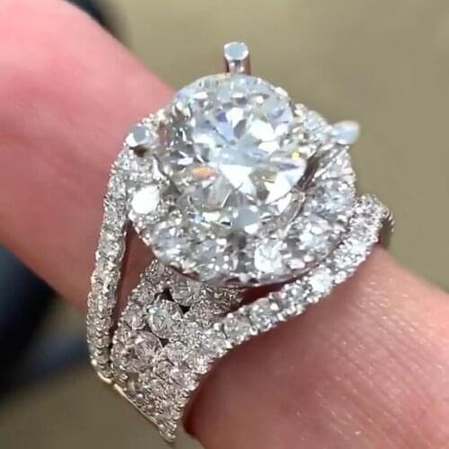 Huitan Luxury Crystal Cubic Zirconia Rings for Female Wedding Ceremony Party Rings Good Quality Noble Womens Fashion Jewelry