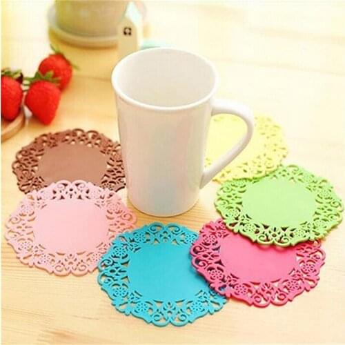 1Pcs Flower Shape Coaster Placement for Mugs Cup Hollow Insulation padsTable Decoration Office Supplies