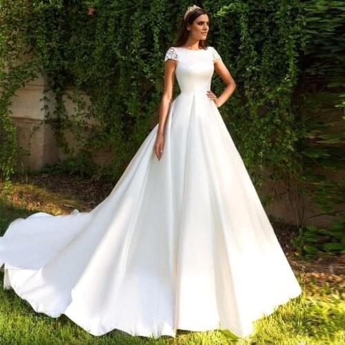Scoop Neck Long Wedding Dresses 2020 with Satin Lace Short Sleeves for Bride vestido de noiva Ball Gown Backless Train