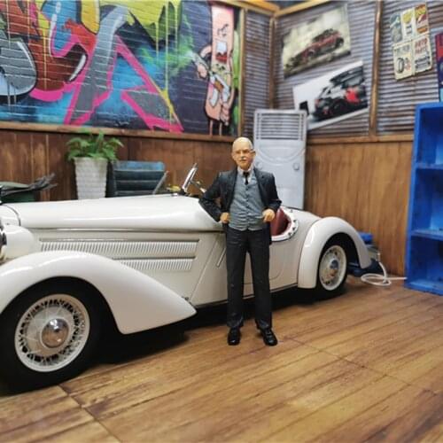 1/18 scale CMC car founder model simulation character model decoration static mini resin model collection auto parts display