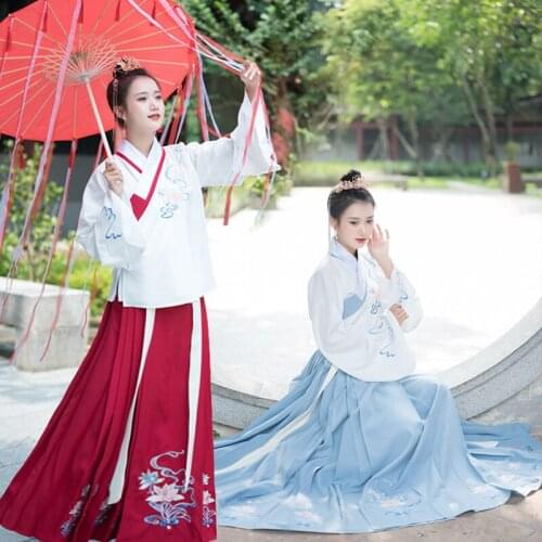 The original Ming full-skirted dress traditional hanfu daily heavy embroidery sleeve placket horse skirt suit qiu dong
