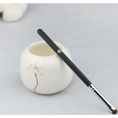 R108 Professional Handmade Make Up Brush Eyeliner Brush Natural Horse Hair Cosmetic Tools Black Handle Makeup Brushes