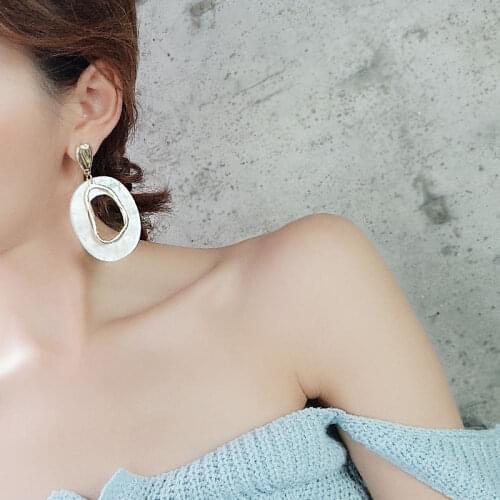 Hot New Design Style Acrylic Geometric Dangle Shell Earrings For Lady Vintage Fashion Jewelry Sweety Oval Shaped Pendientes
