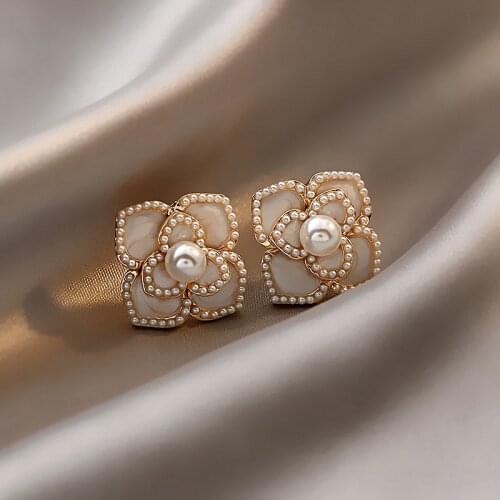 Fashion design sense camellia pearl earrings female 2021 new trendy atmosphere ear jewelry