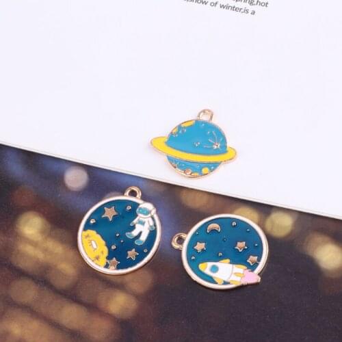 Astronaut Planet Floating Enamel Charms Gold Tone Oil Drop Pendant DIY Bracelet Womens Necklaces Jewelry DIY Making