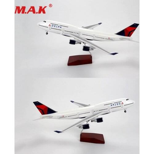 Toys for Children 1:150 Scale Diecast Delta Air Aircraft Boeing 747 Model Collection Airliner Toys with LED Model for Fans Gifts