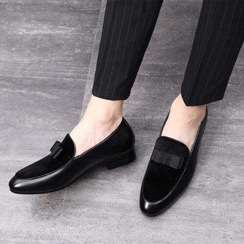 2019 New Gentlemen Bowknot Wedding Dress Male Flats Casual Slip on Shoes Black Patent Leather Red Suede Loafers Men Formal Shoes