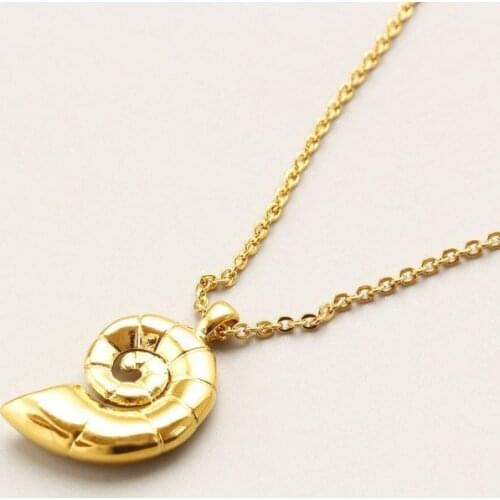 Golden student clavicle necklace pendant gold chain necklace online celebrity
